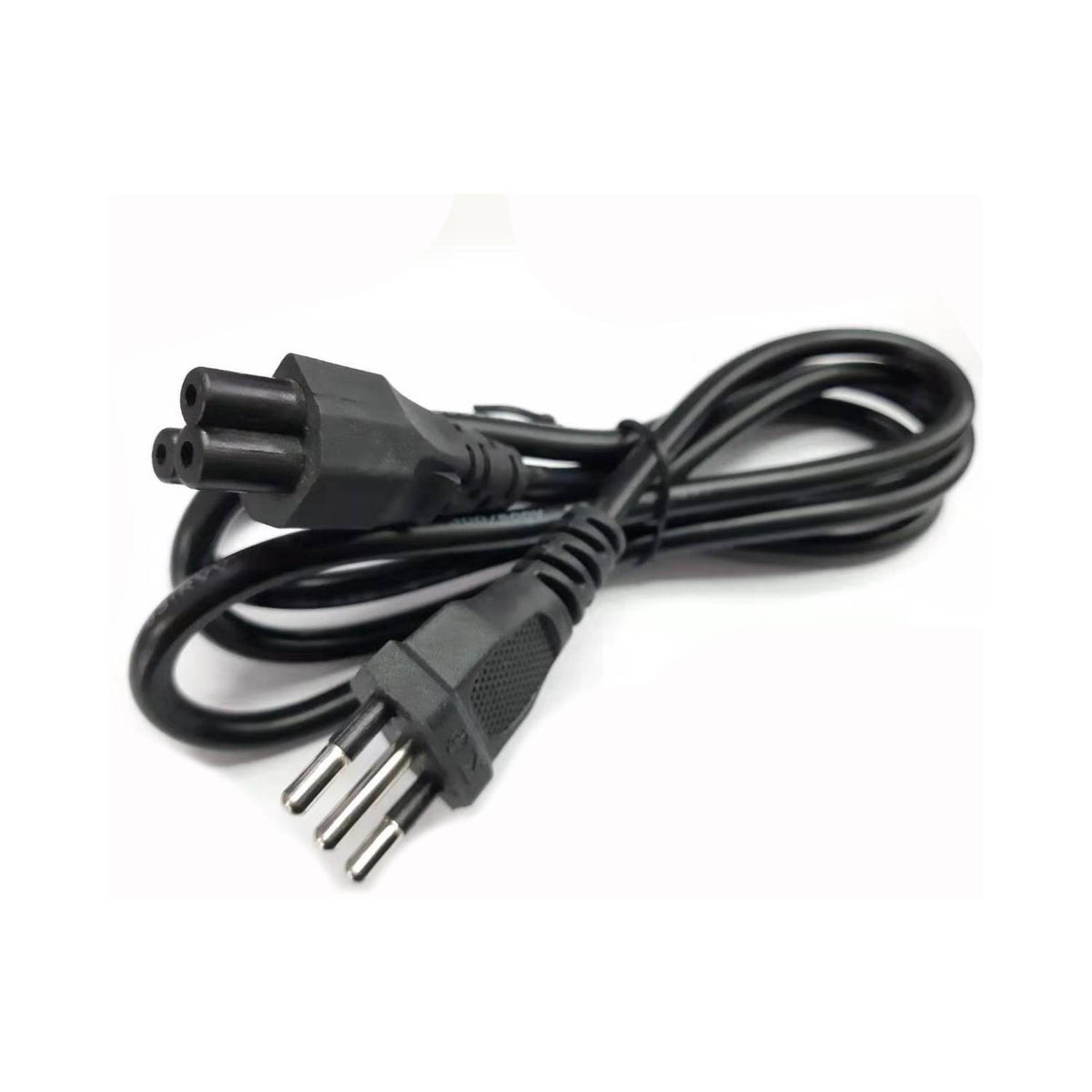 Cable de poder trebol  para Notebook 1,8mts Ulink