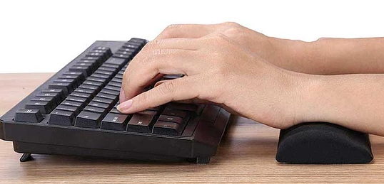 Mouse pad apoya muñeca diseño ergonómico Ultra Technology