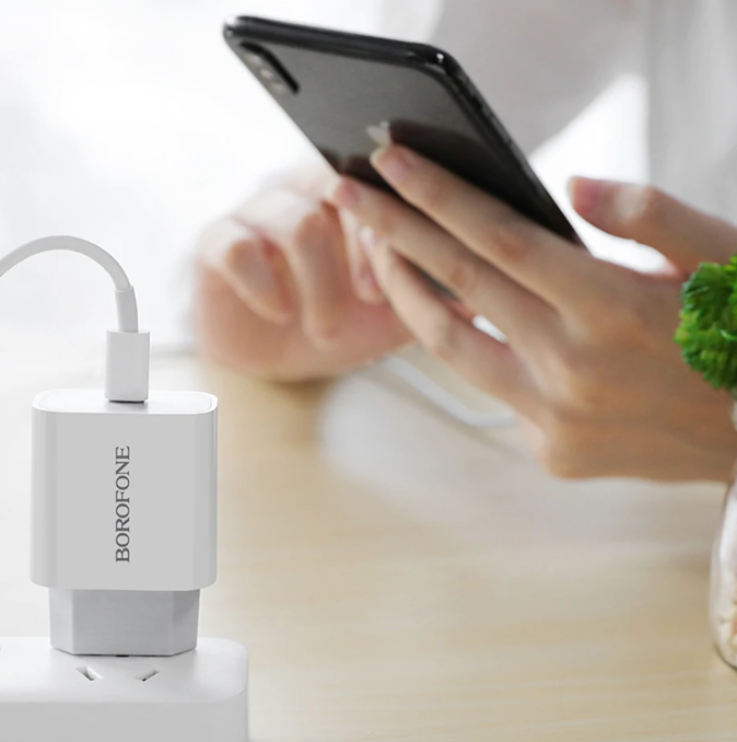 Cargador USB-C 20W Borofone BA81A carga rápida PD3.0