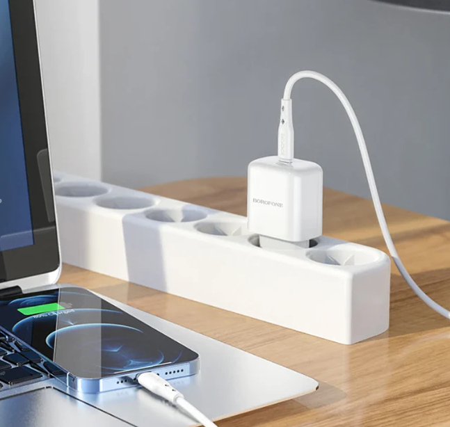 Cargador 20W  USB-C a Lightning Borofone BA81A New